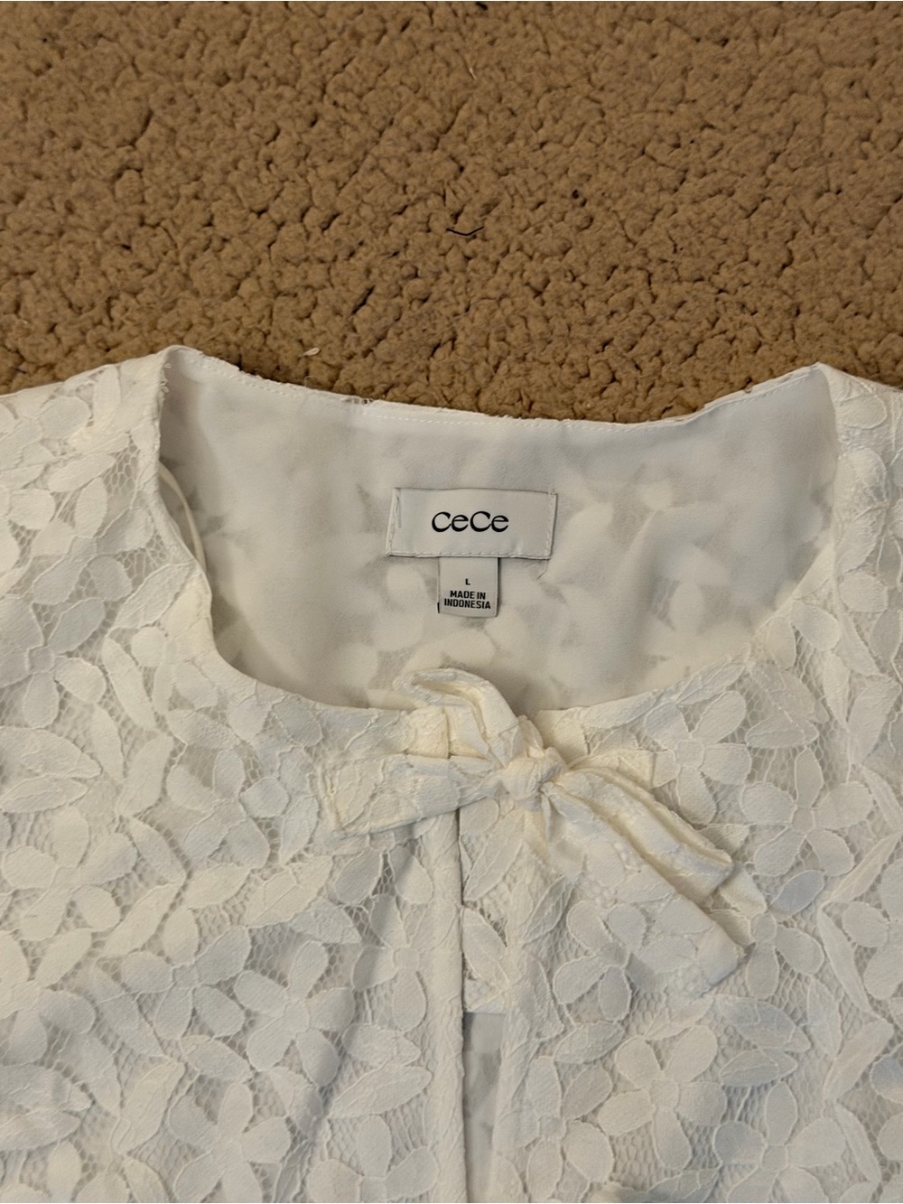 🤍CeCe Ivory Lace Short Sleeve Bow-Front Peplum Top🤍 - Picture 6 of 7